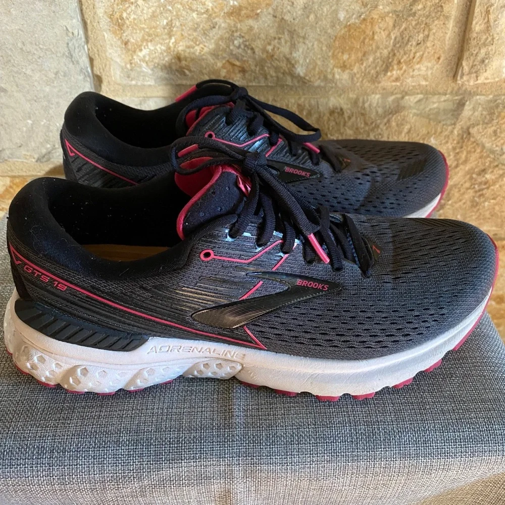 Women's Brooks running shoes - Picture 3 of 9